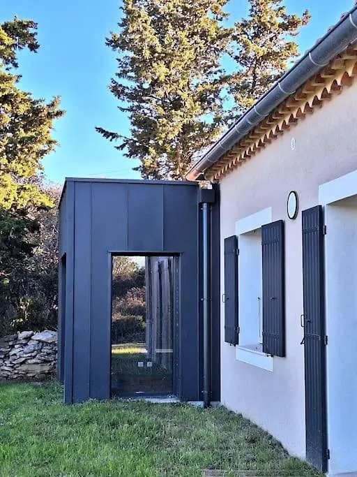 Maison Independante Avec Piscine Taulignan